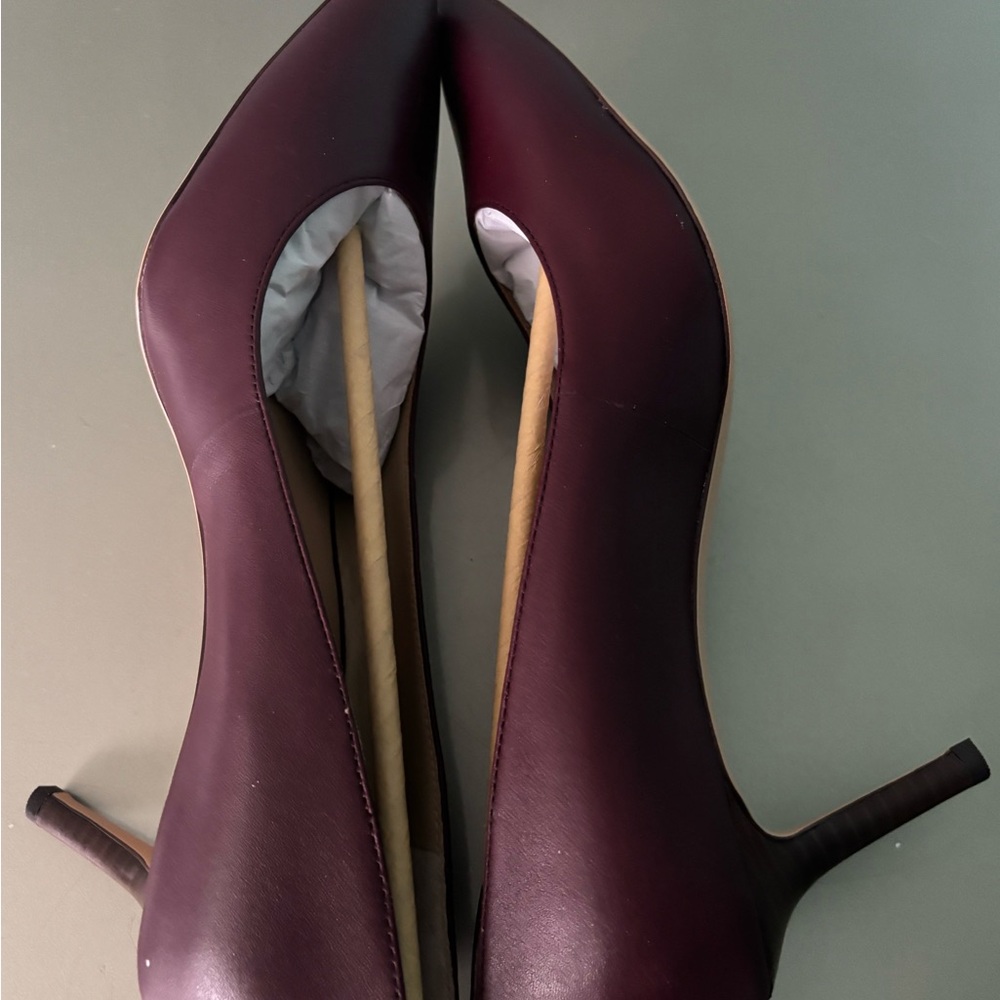 New Ralph Lauren Burgundy Sculptural Heels size 9.5. Heel 2.75 inches